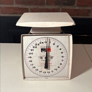 Primitive Hanson White Utility Scale